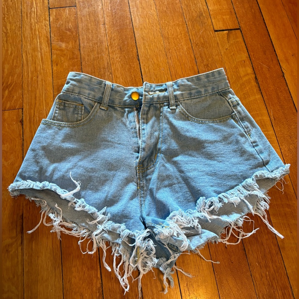 SHEIN Frayed Hem Cutoff Denim Shorts